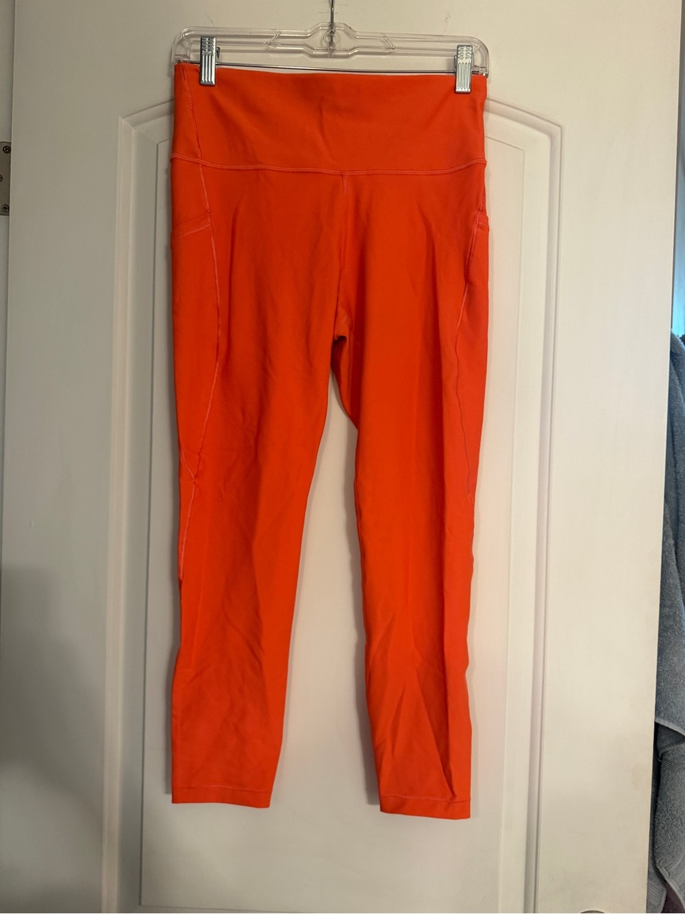 Athleta interval  stash 7/8 tights